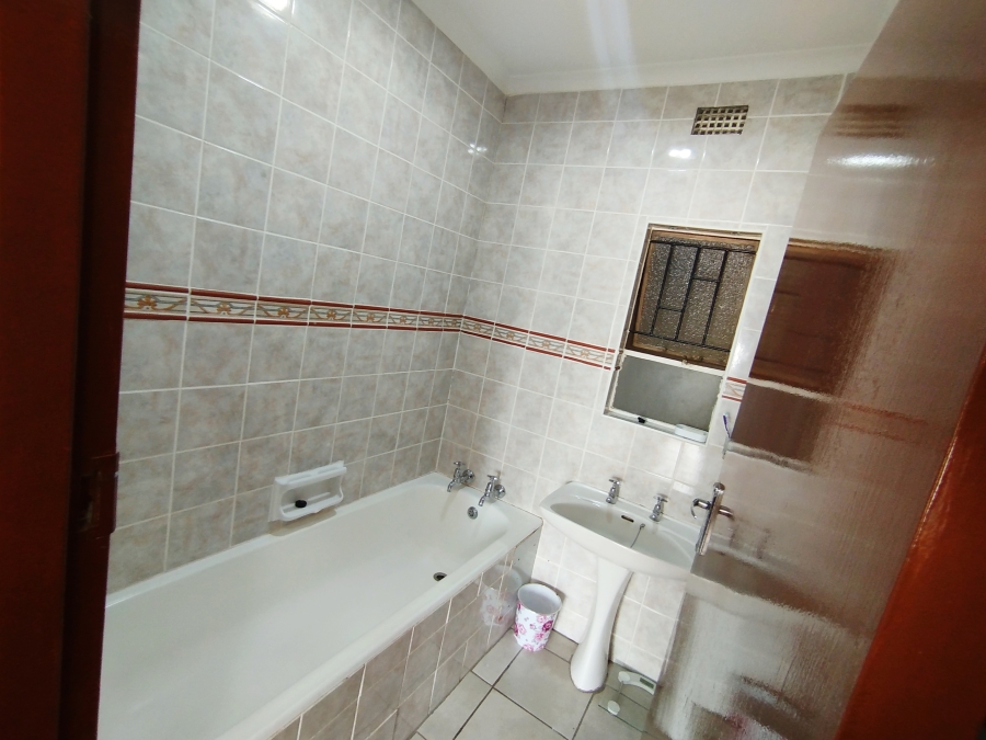 To Let 3 Bedroom Property for Rent in Vredenburg Western Cape